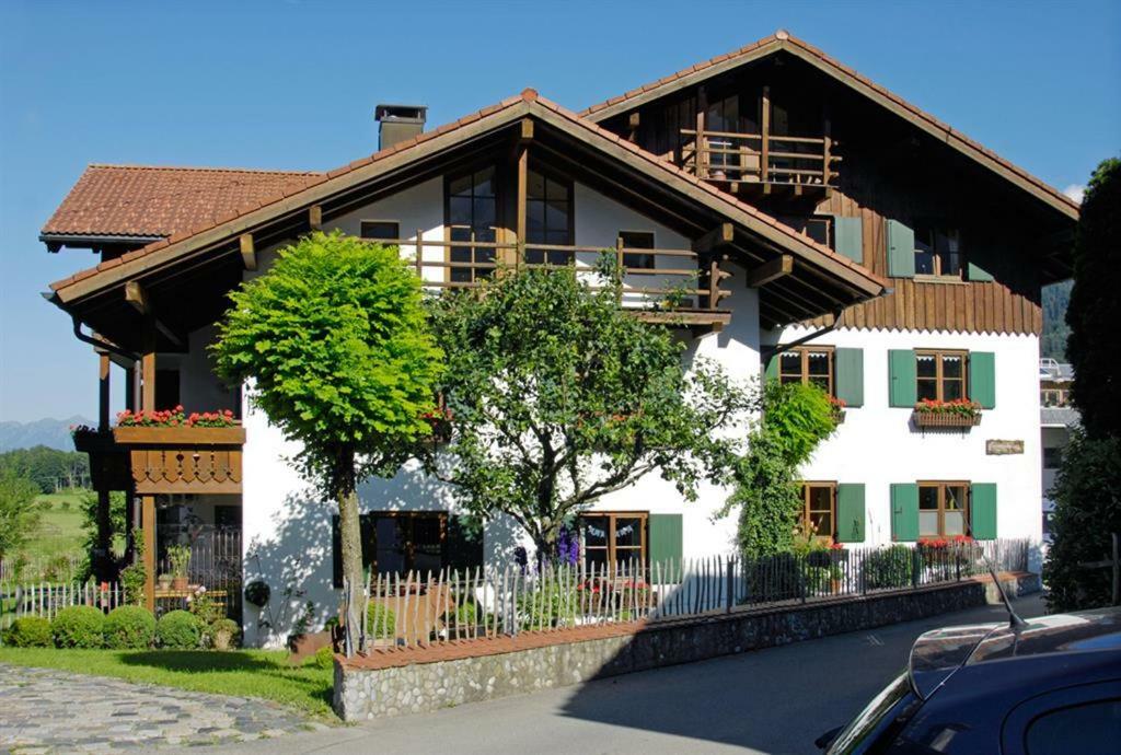 Fuegenschuh'S Ferienwohnungen Bad Hindelang Exterior photo